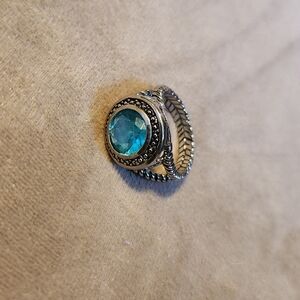 Elegant Silver Ring with Blue Gemstone